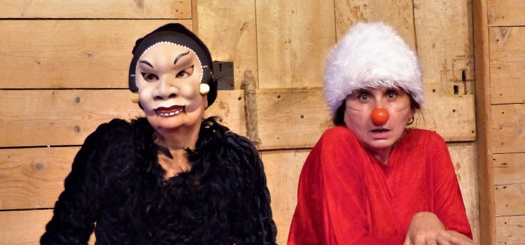 Clown 6 et personnages masqués