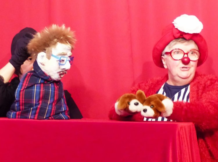 Clown 6 et marionnettes